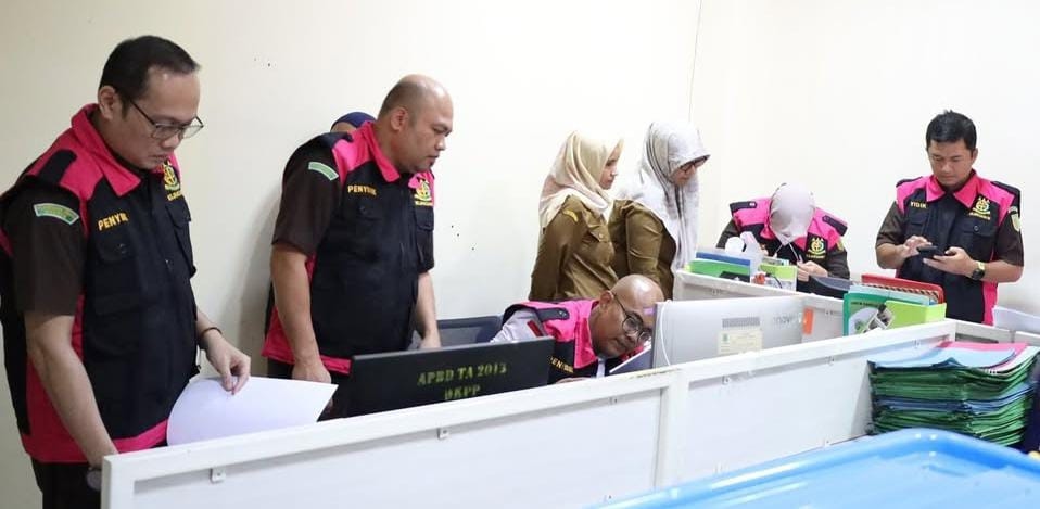 Kantor DLH Tangsel Digeledah Kejati Terkait Korupsi Proyek Sampah, Alat Bukti Ditemukan