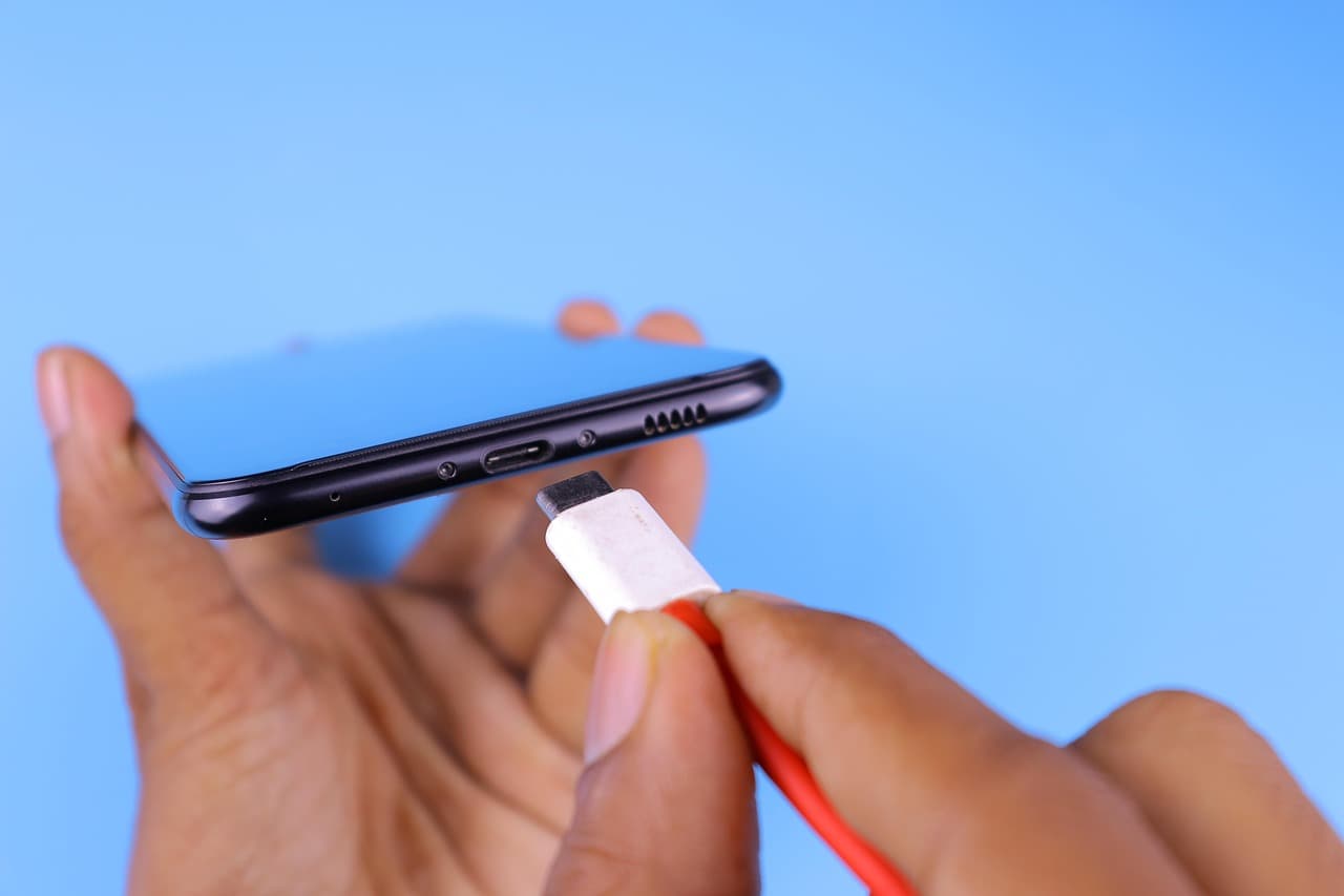 Stop Kebiasaan Buruk! Ini Cara Benar Merawat Baterai HP Agar Tahan Lama dan Awet yang Harus di Perhatikan