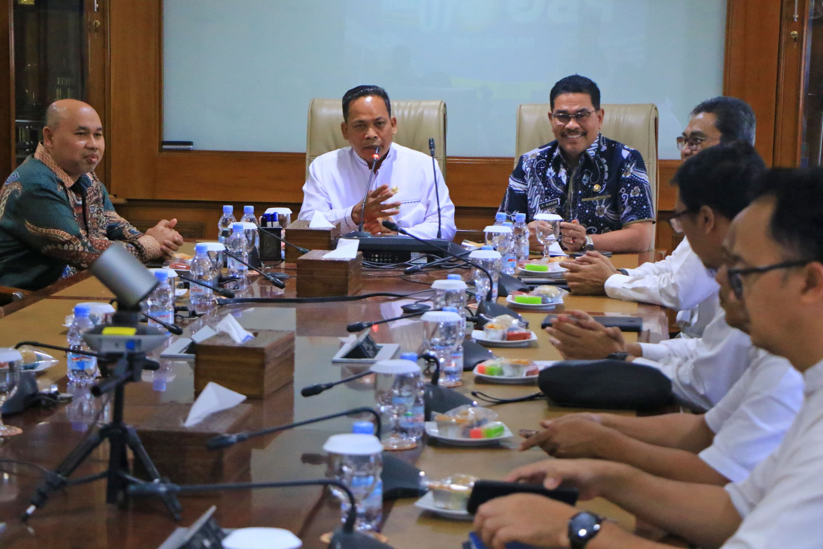 Puluhan Kota/Kabupaten Belajar Layanan PGB Maksimal 10 Jam Selesai ke DPMPTSP Kota Tangerang