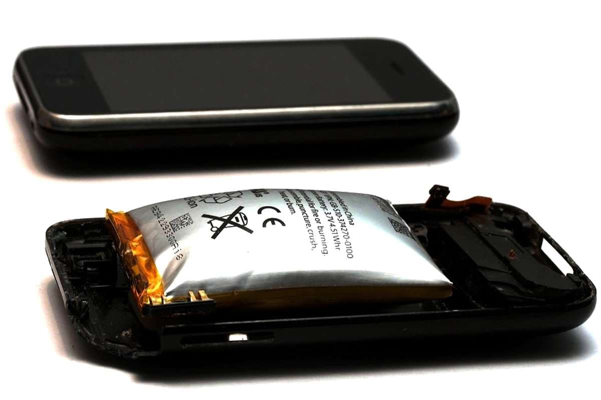 Waspada! Baterai HP Kembung Bisa Meledak! Ini Cara Mencegahnya