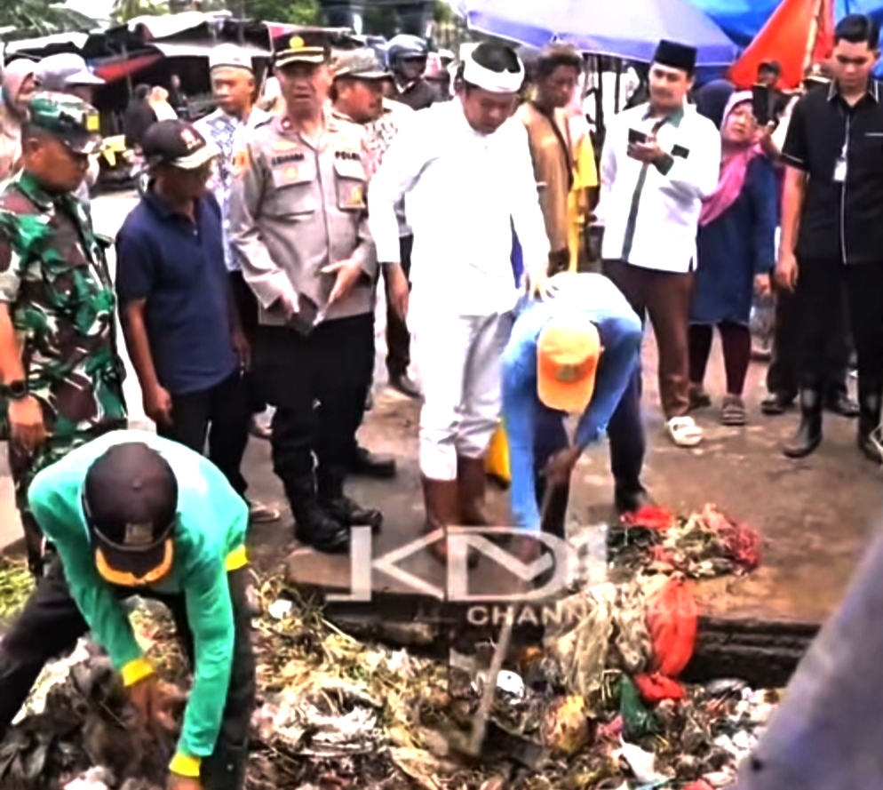 Terobosan Berani Gubernur, 40 Alat Berat Dikerahkan Babat Habis Bangunan Ilegal Sungai Jawa Barat