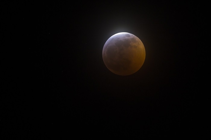 Cara Melihat Gerhana Bulan Total Tidak Sembarangan, Lihat Blood Moon Harus Pakai Alat Khusus?