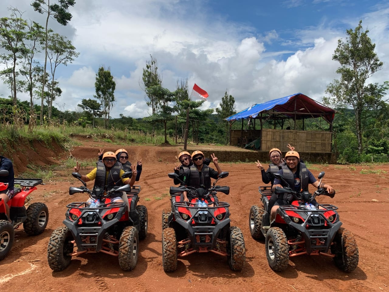 Libur Lebaran, Kampung Petualangan Buluh Dipadati Pengunjung