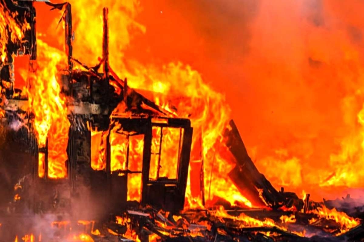 TRAGEDI MAUT DI TANGSEL: Niat Selamatkan Harta, Pria Lansia Meninggal Dunia Dalam Kebakaran Dahsyat!