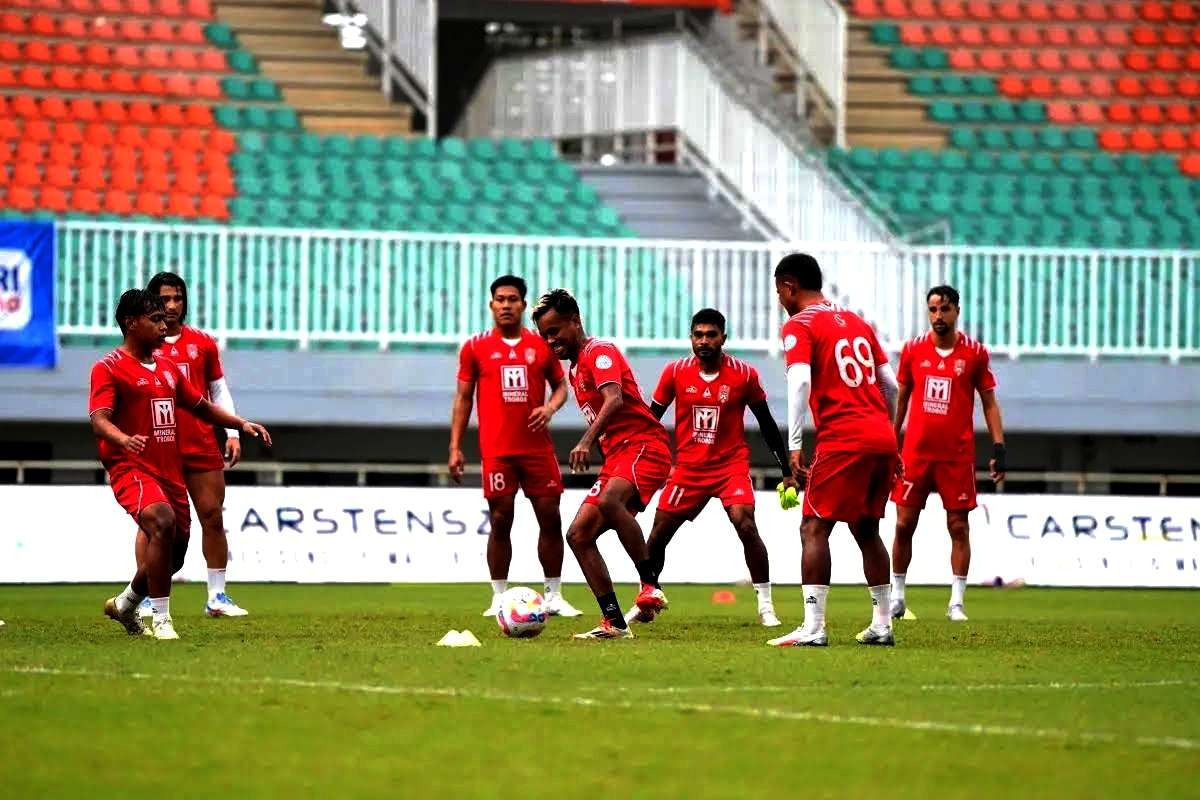 Duel Seru! dan Penuh Intrik: Malut United Siap Redam Keganasan Lini Depan Dewa United!