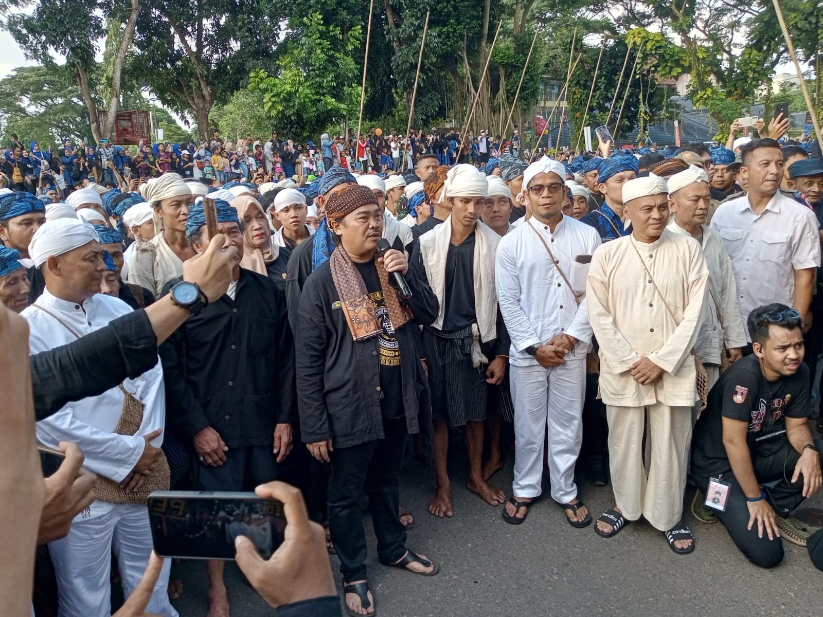 Ribuan Warga Baduy Masuk Ke-Pendopo dan Diterima Wakil Bupati, Melaksanakan Seba Ke Pemerintah Kabupaten Lebak