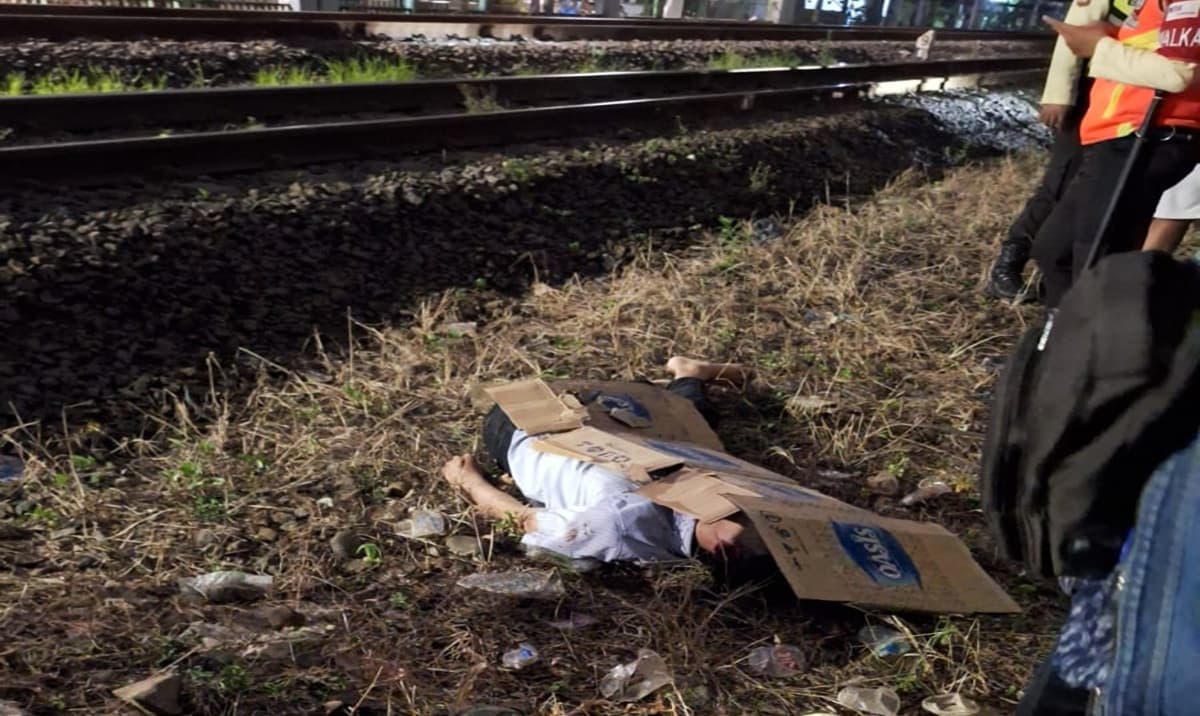 Seorang Pejalan Kaki Tewas Tertabrak Kereta Api di Pintu Perlintasan Rawa Buaya, Cengkareng Jakarta Barat