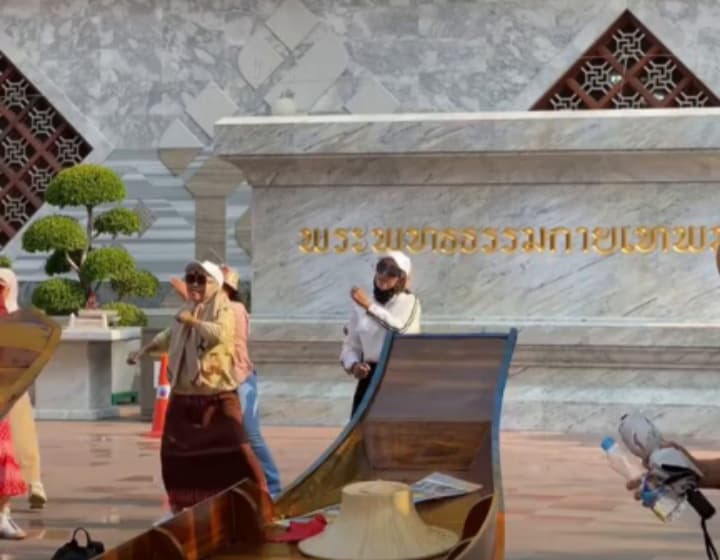 Joget Tak Pantas di Kuil Suci Thailand, Wisatawan Diduga dari Indonesia Tuai Kecaman