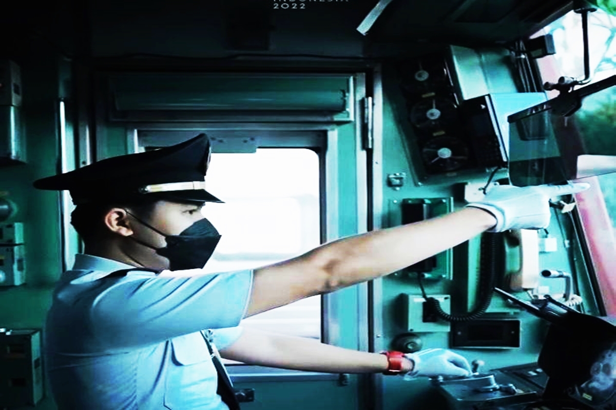 BONGKAR TUNTAS! Segini Gaji Masinis KRL 2025 per Bulan, Lengkap dengan Tunjangan Fantastisnya: Bikin Ngiler ...