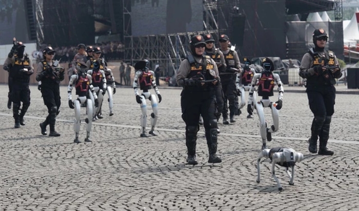 Robot Canggih hingga Konser Gratis, HUT ke-79 Bhayangkara di Monas Jadi Magnet Warga