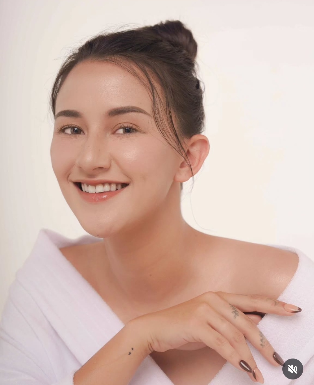 Resmi Gugat Cerai Sang Suami, Inilah Profil dan Biodata Dahlia Poland, Umur, Karier, Sosial Media