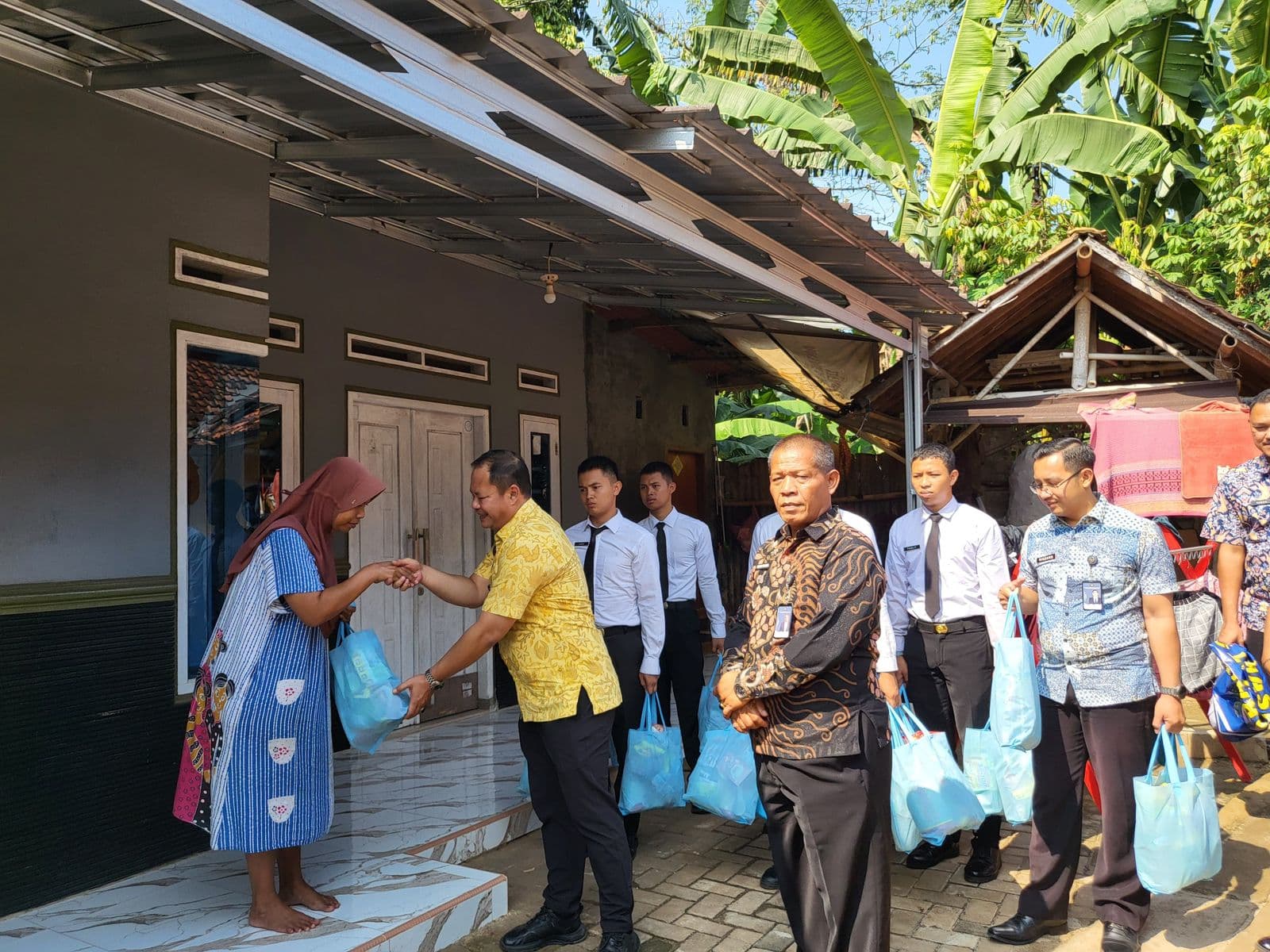 Dana Kolektif Pegawai Lapas Serang Wujudkan Bakti Sosial di Momen Kemerdekaan