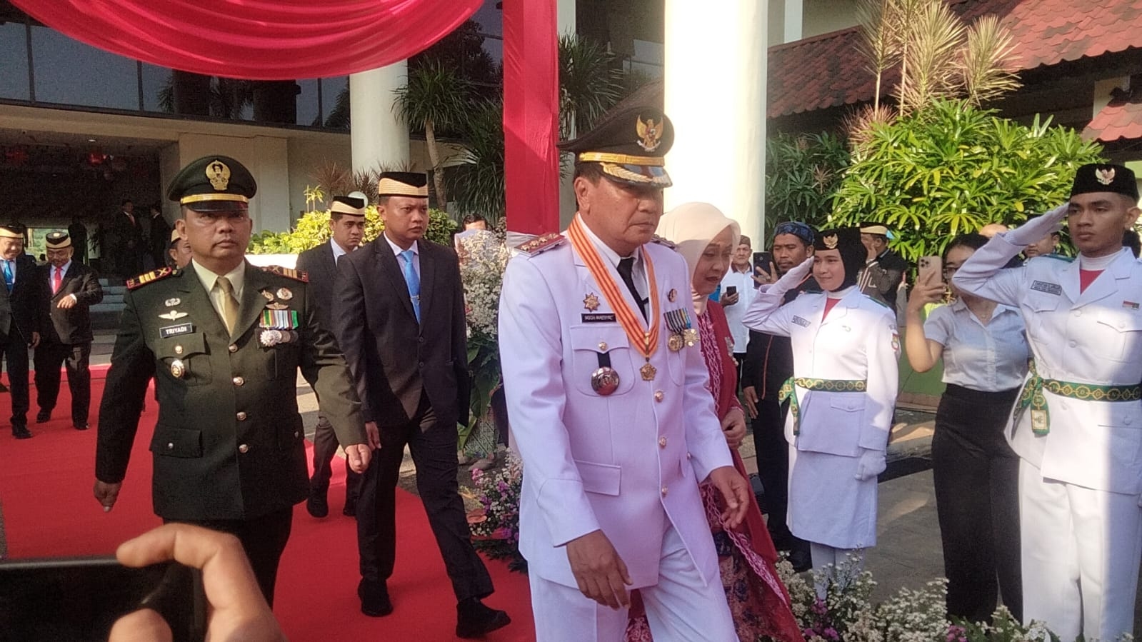 Perayaan HUT RI ke-80 di Kabupaten Tangerang, Bupati Beri Kejutan untuk Komandan Upacara