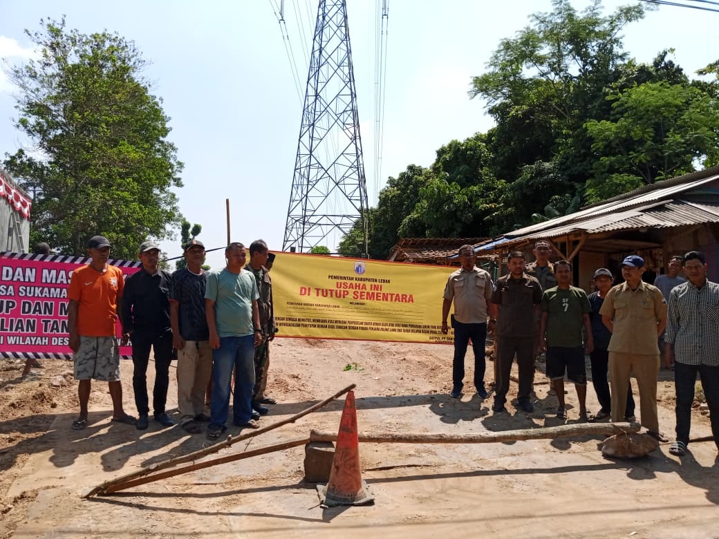 Tetap Membandel dan Diduga Langgar Perda, Akhirnya Galian C di Desa Sukamanah Ditutup Satpol PP