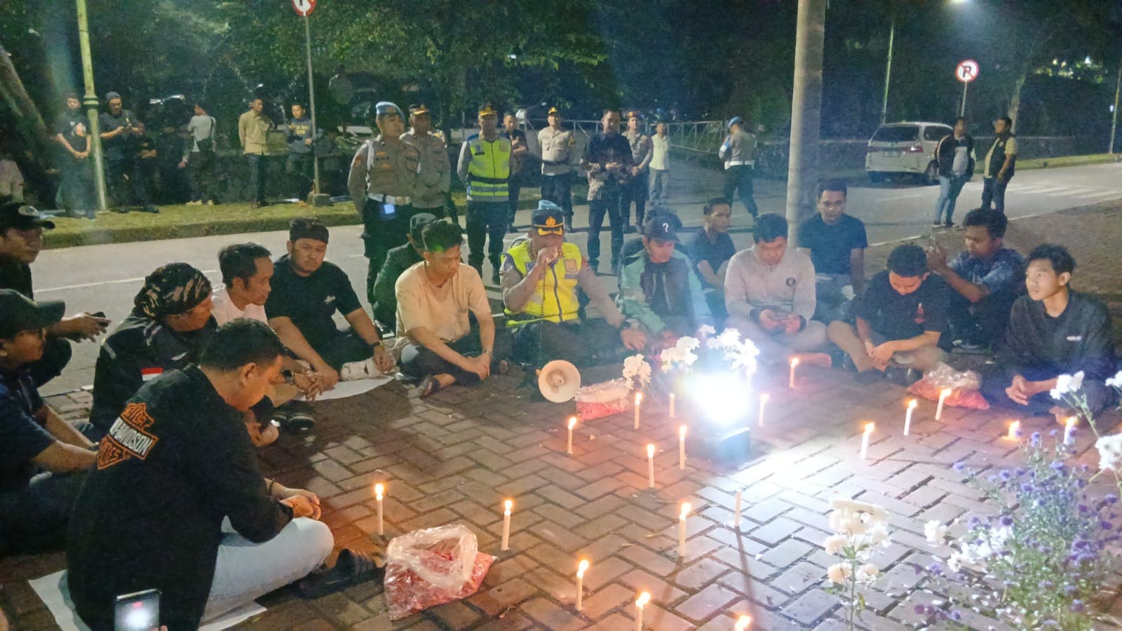 Driver Ojol Tangerang Gelar Aksi Damai di Polresta Tangerang, Tuntut Keadilan atas Kasus Kematian Affan Kurniawan