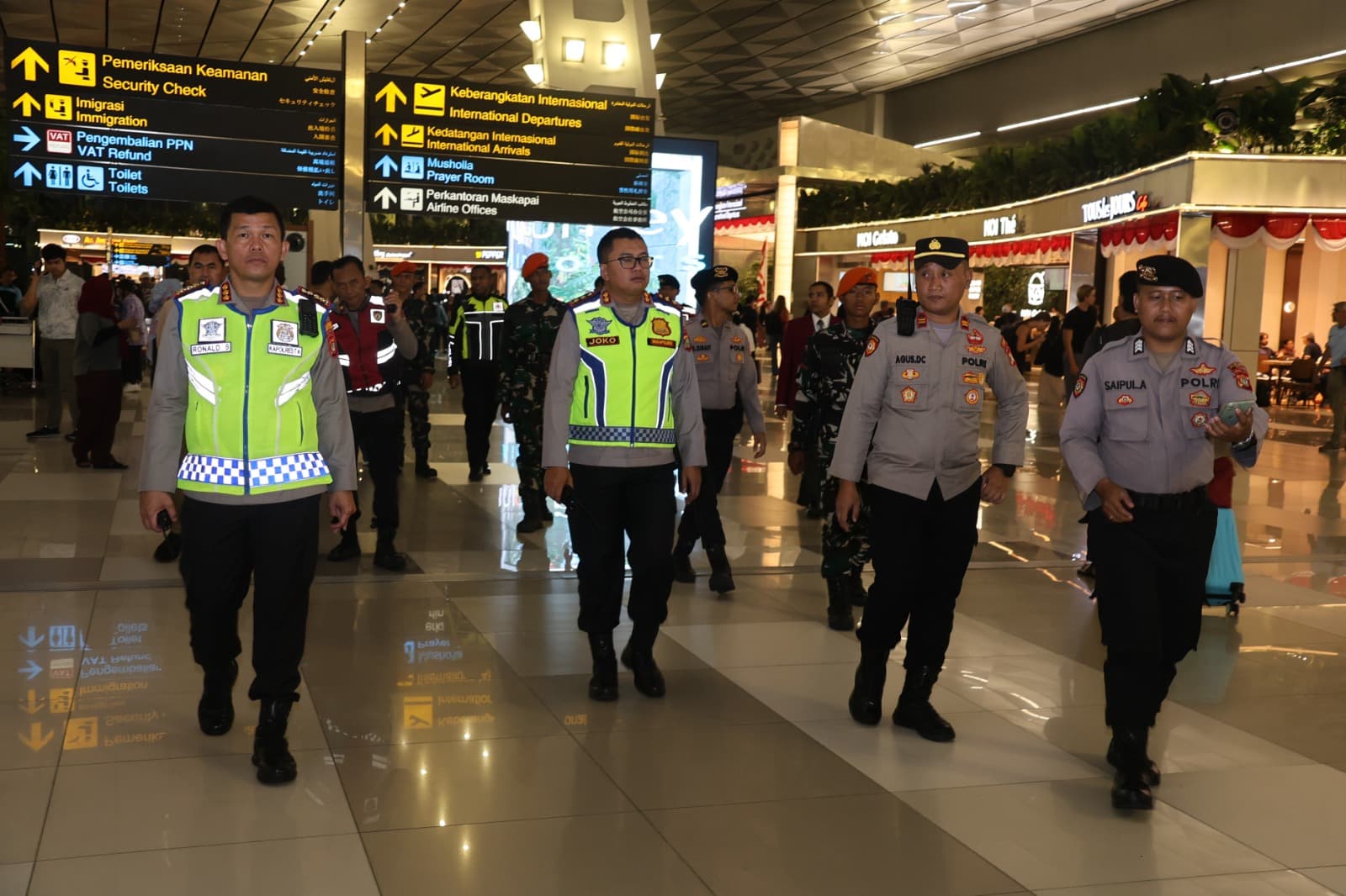 Jaga Situasi Kondusif di Tengah Gelombang Demo, TNI-Polri Gelar Patroli Skala Besar di Bandara Soetta