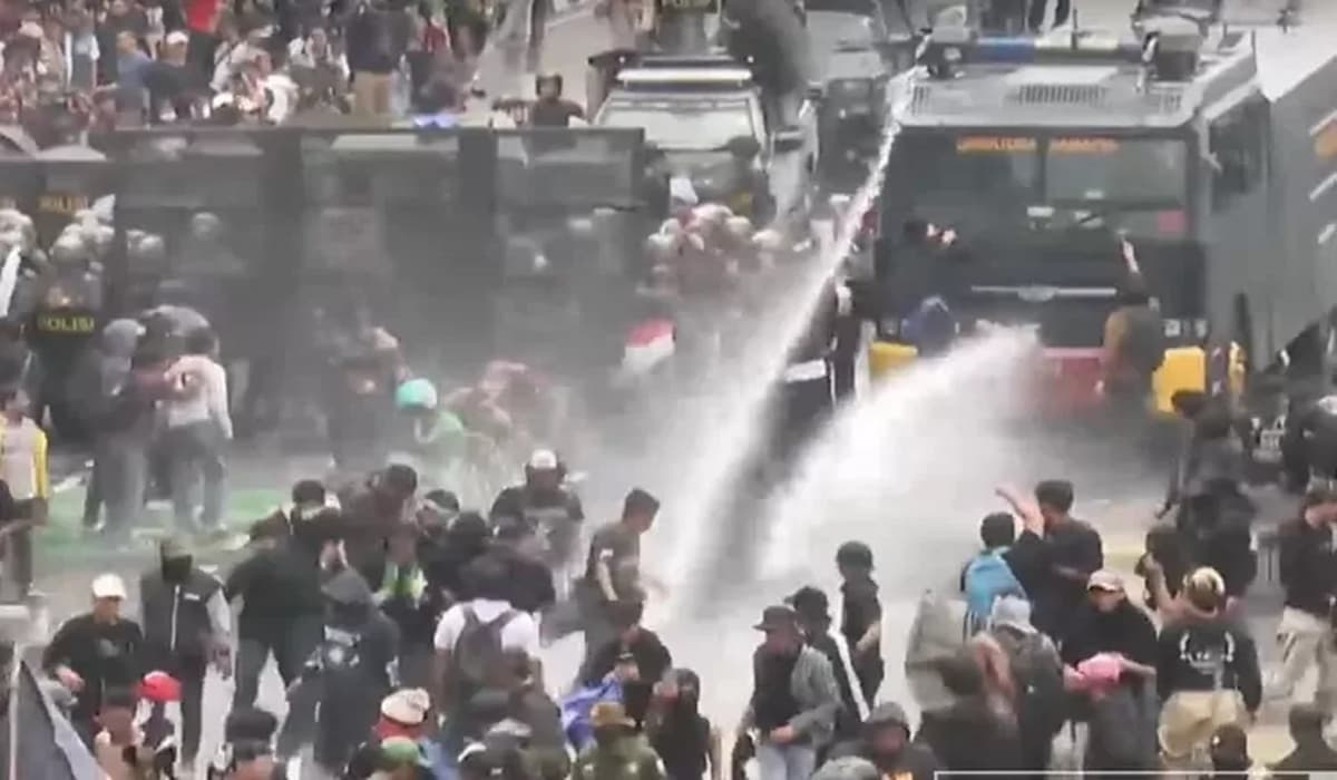 OPINI: Geng SOP Diduga Penumpang Gelap Saat Demo Akbar Melawan Kezaliman Penguasa