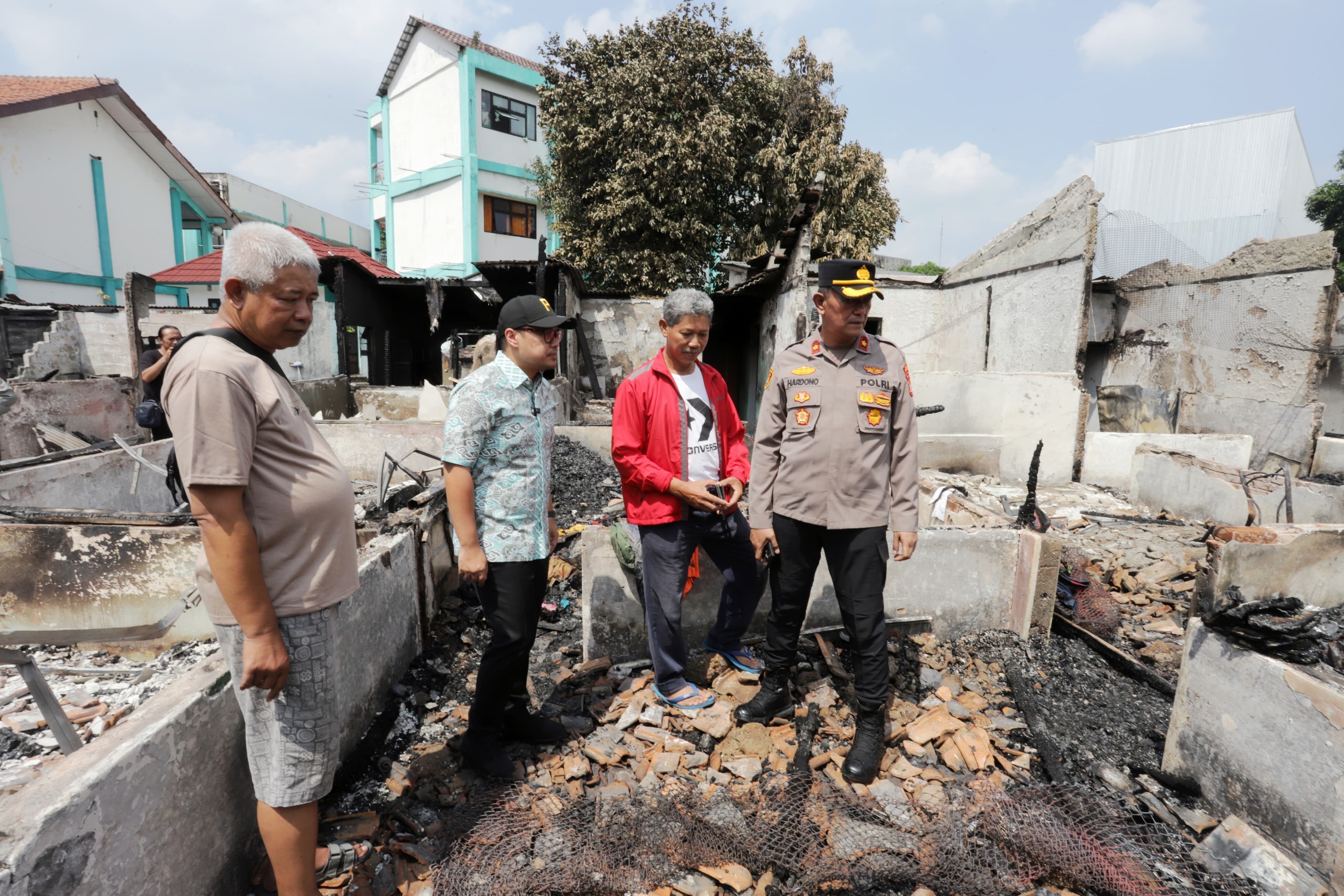 Kunjungi Korban Kebakaran Asrama Polisi Serpong, Pilar Pastikan Bantuan Optimal