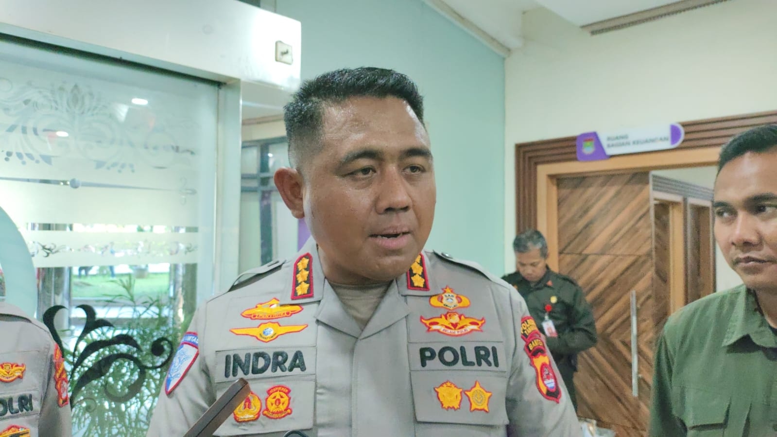 Aksi Mahasiswa di DPRD Kabupaten Tangerang Diwarnai Vandalisme dan Bakar Ban, Polisi Soroti Respons Dewan