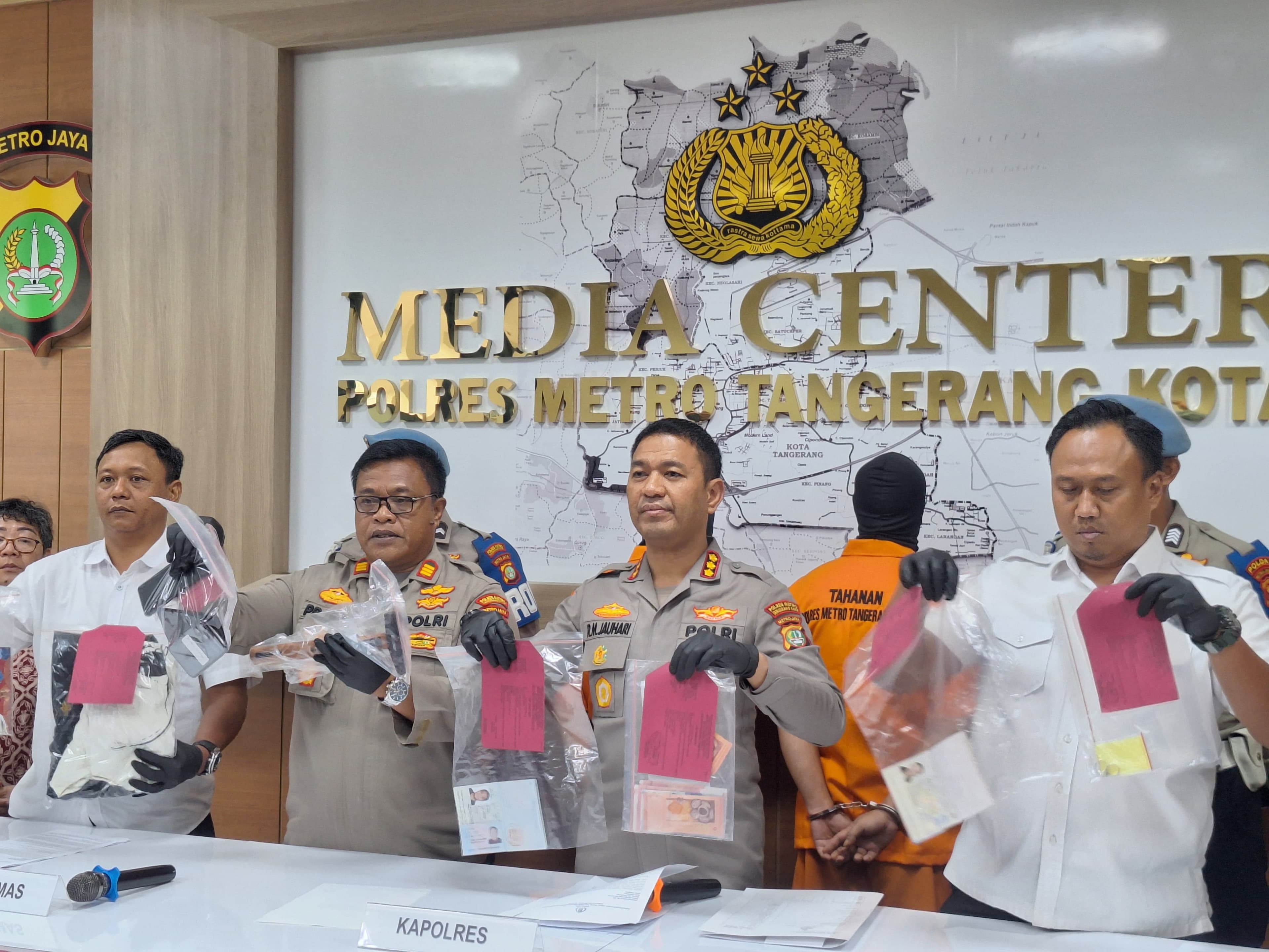 Polisi Tangkap Dua Warga Negara Asing Asal Tiongkok, Sindikat Pencurian Senilai Rp45 Miliar Terbongkar