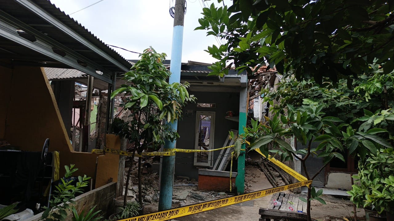 Ada Suara Aneh dan Angin Kencang Sebelum Ledakan Rusak Belasan Rumah di Pamulang Tangsel
