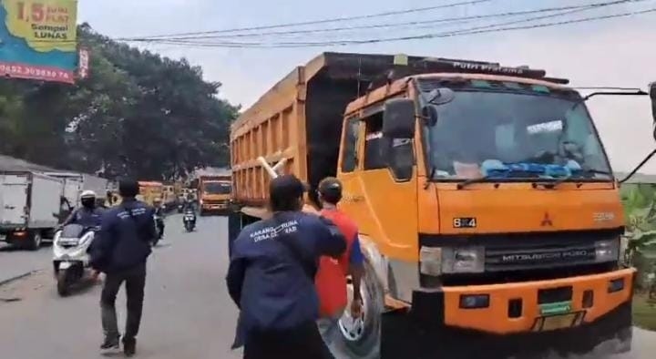 Dishub Kabupaten Tangerang dan Bogor Bakal Koordinasi Usai Warga Legok Cegat Truk Tambang