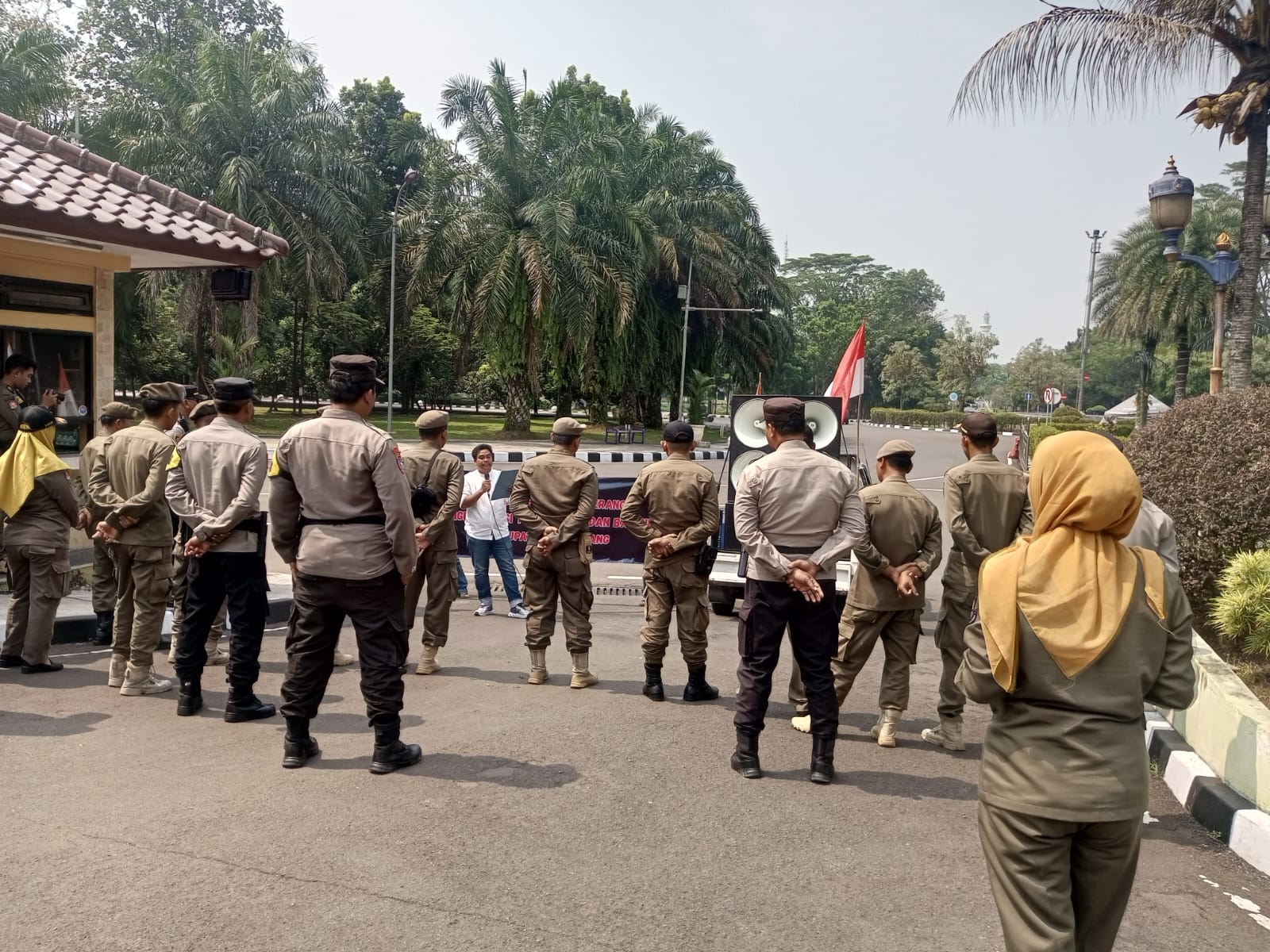 Aksi Demo di Kantor Bupati Tangerang, Bongkar Dugaan Kelebihan Bayar TPBK Senilai Rp26,7 Miliar di RSUD dan Bapenda