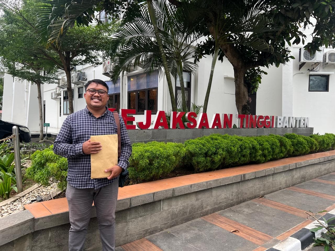 PUSTAKA Laporkan Dugaan Kerugian Negara Rp1,5 Miliar di Perumda Tirta Benteng ke Kejati Banten