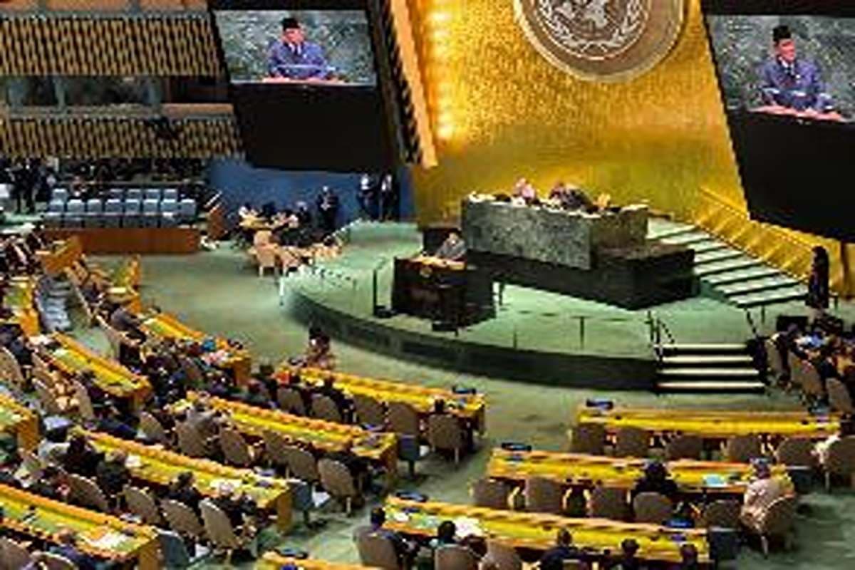 Presiden Prabowo Guncang Panggung PBB dengan Pidato Berani: Indonesia Siap Akui Israel, Disambut Apresiasi Kepal Tangan Keudara Presiden Perancis