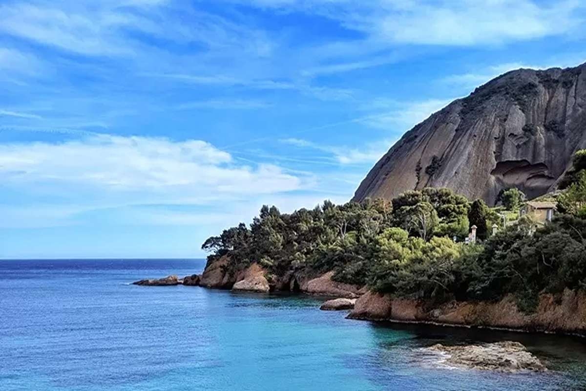 Warga Sumatera Barat Saja Belum Tentu Tahu: 4 Keajaiban Destinasi Wisata Alam di Kota Ini Bakal Bikin Kamu Takjub, Yuk Simak!