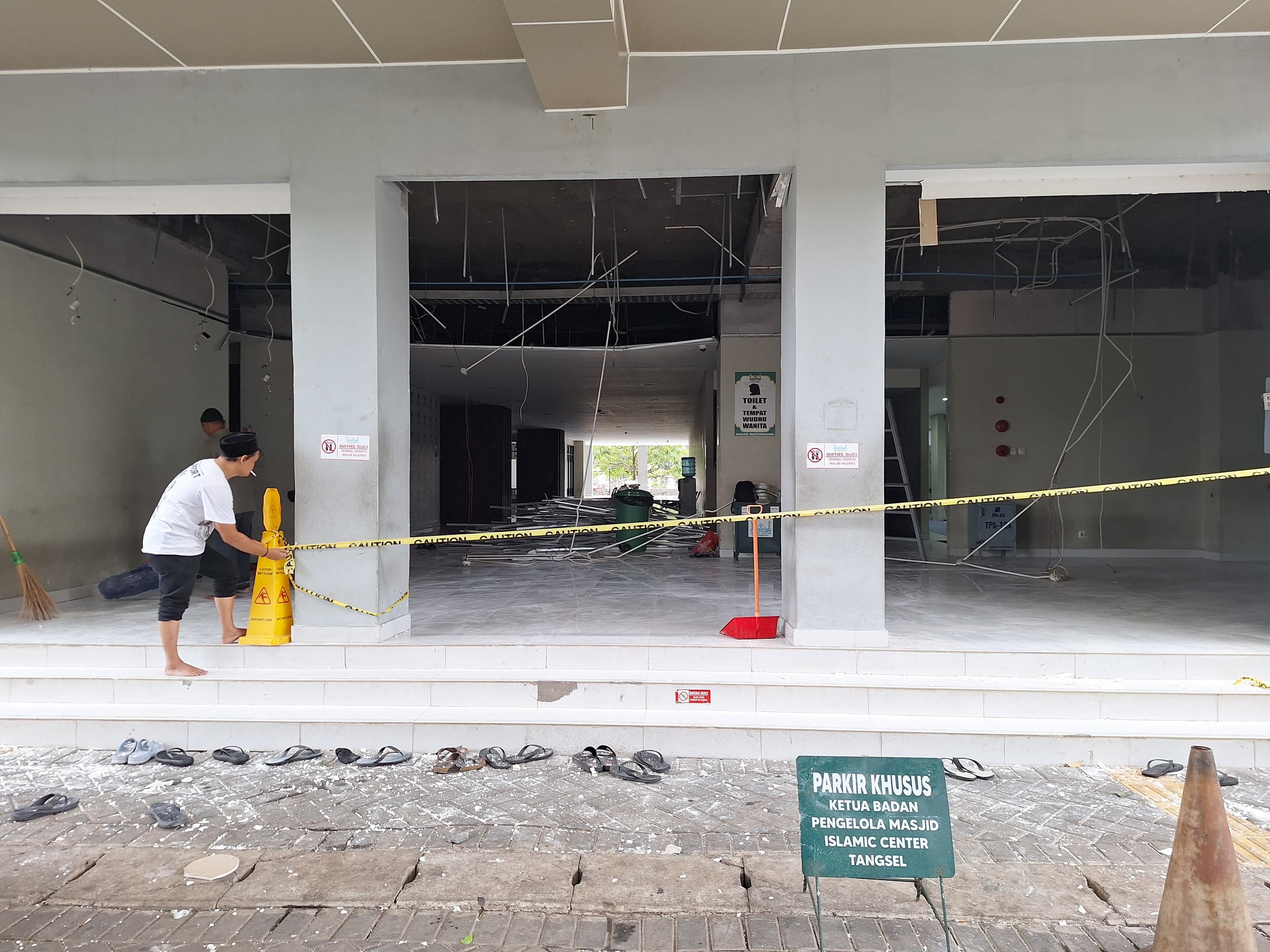 Plafon Selatan Islamic Center BSD Ambruk Dihantam Angin Kencang, Dua Lantai Rusak Ringan