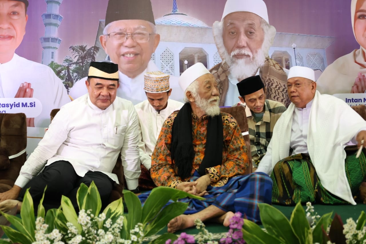 Ribuan Warga Padati Masjid Al-Amjad, Doa Bersama Abuya Muhtadi Warnai HUT ke-393 Kabupaten Tangerang