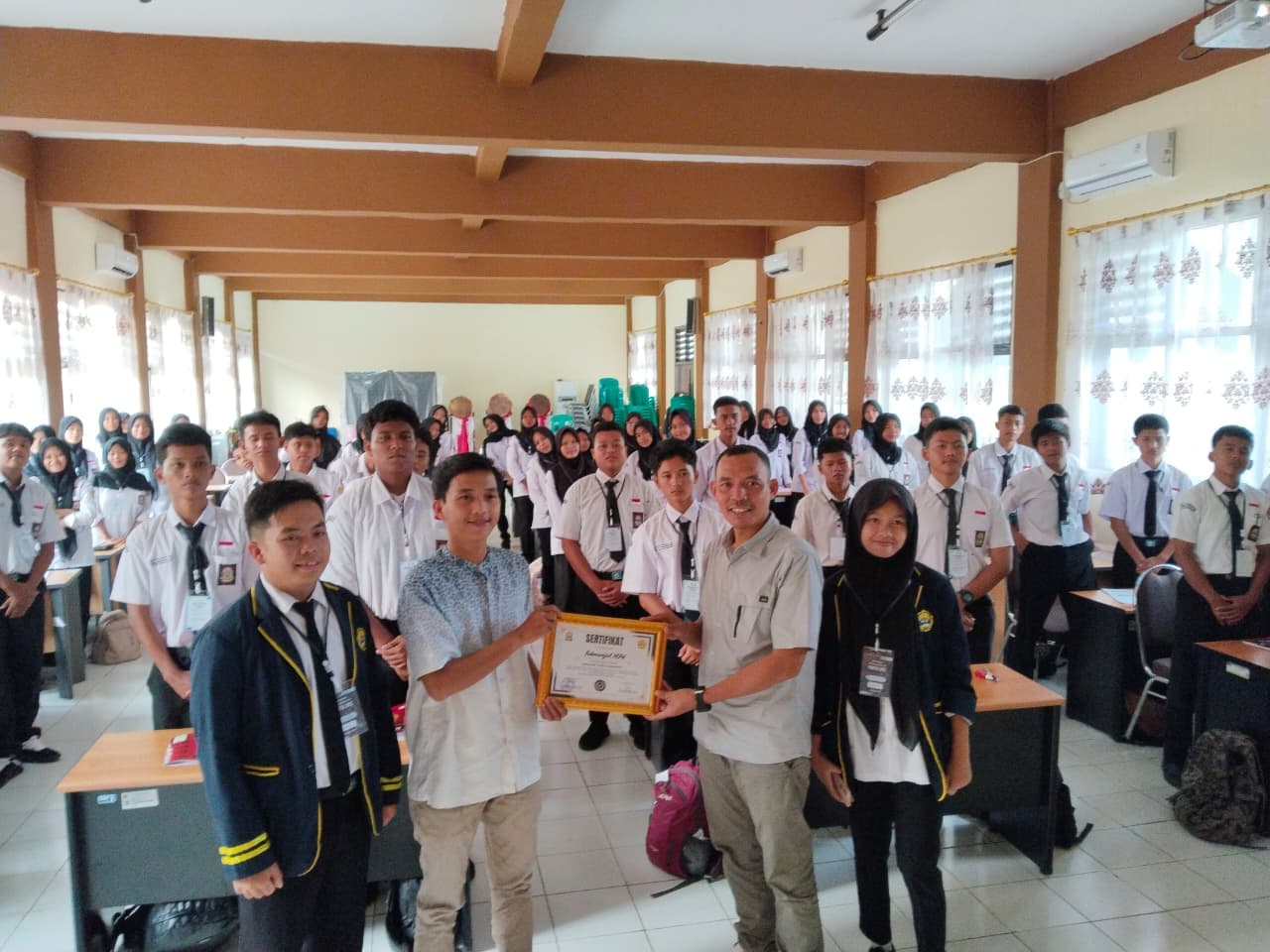 SMA Negeri 8 Pandeglang Gelar Pelatihan Kepemimpinan Siswa, Cetak Calon Pemimpin Masa Depan