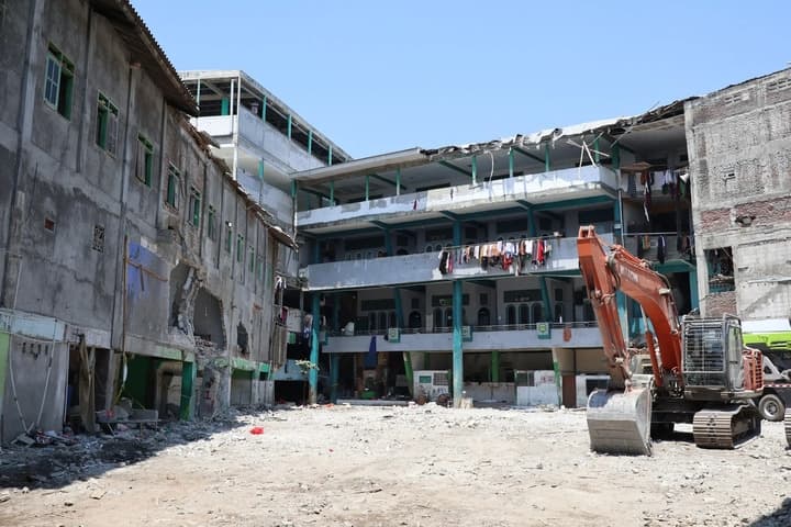 POLEMIK:Penggunaan APBN untuk Pembangunan Ulang Ponpes Al-Khoziny, DPR Ingatkan Perlunya Kajian Mendalam