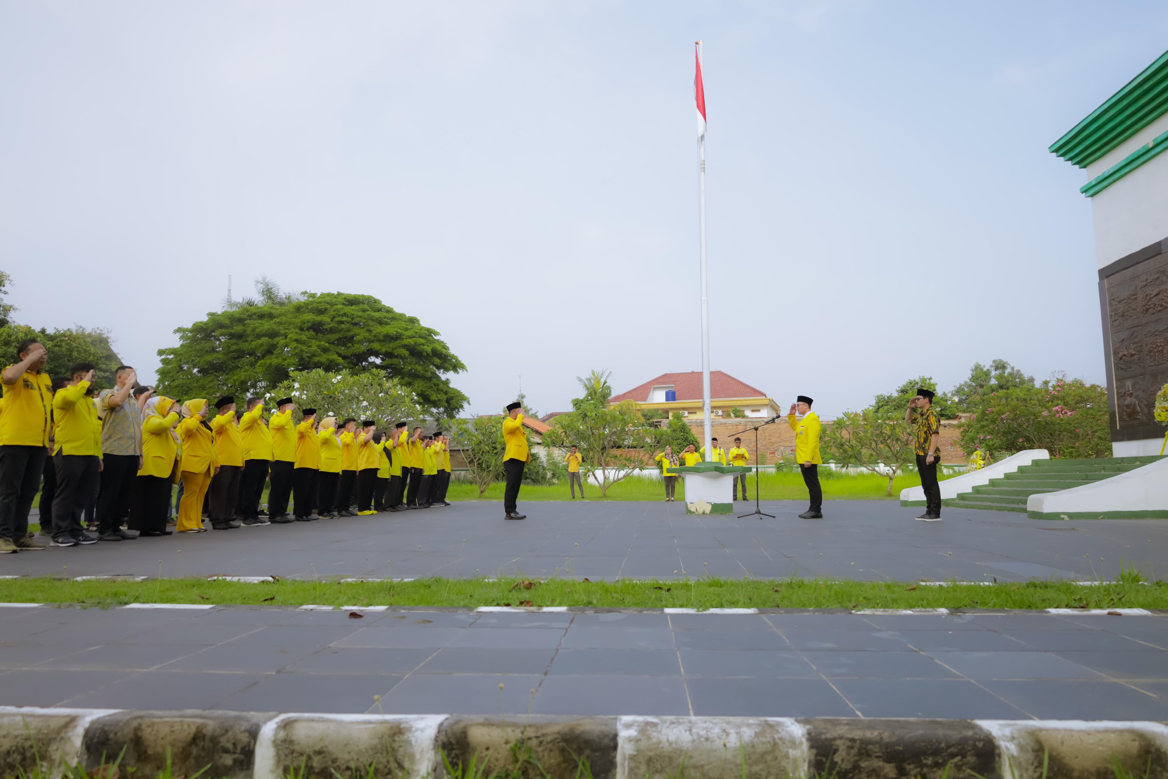 Golkar Banten Gelar Apel dan Ziarah di TMP Ciceri, Andika Hazrumy Serukan Kebersamaan dan Penguatan Partai