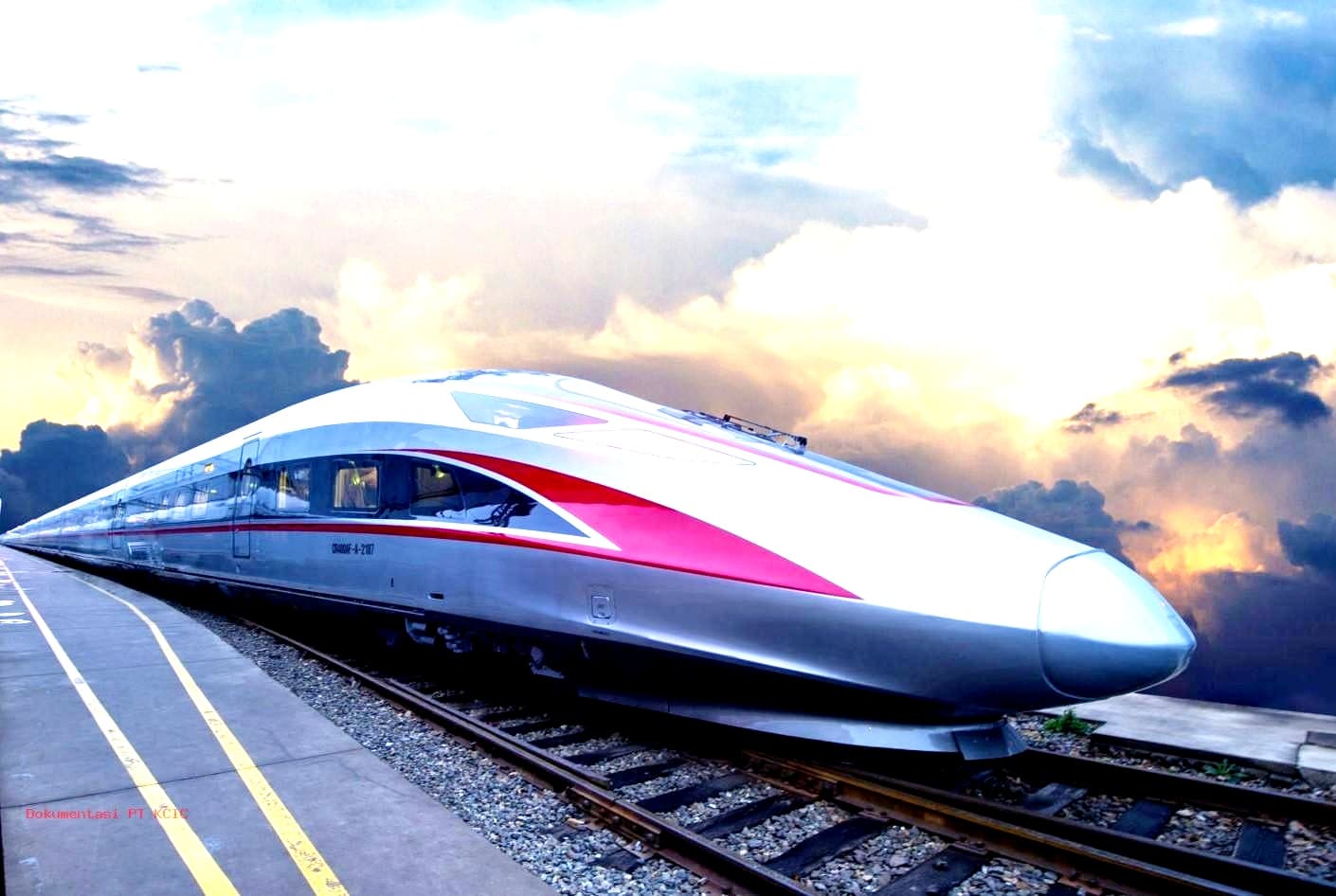 Polemik Utang 'Whoosh' : Istana Sebut Perpanjangan Pinjaman Jadi 'Skenario Terbaik', Angka Utang Tembus Rp116 Triliun!