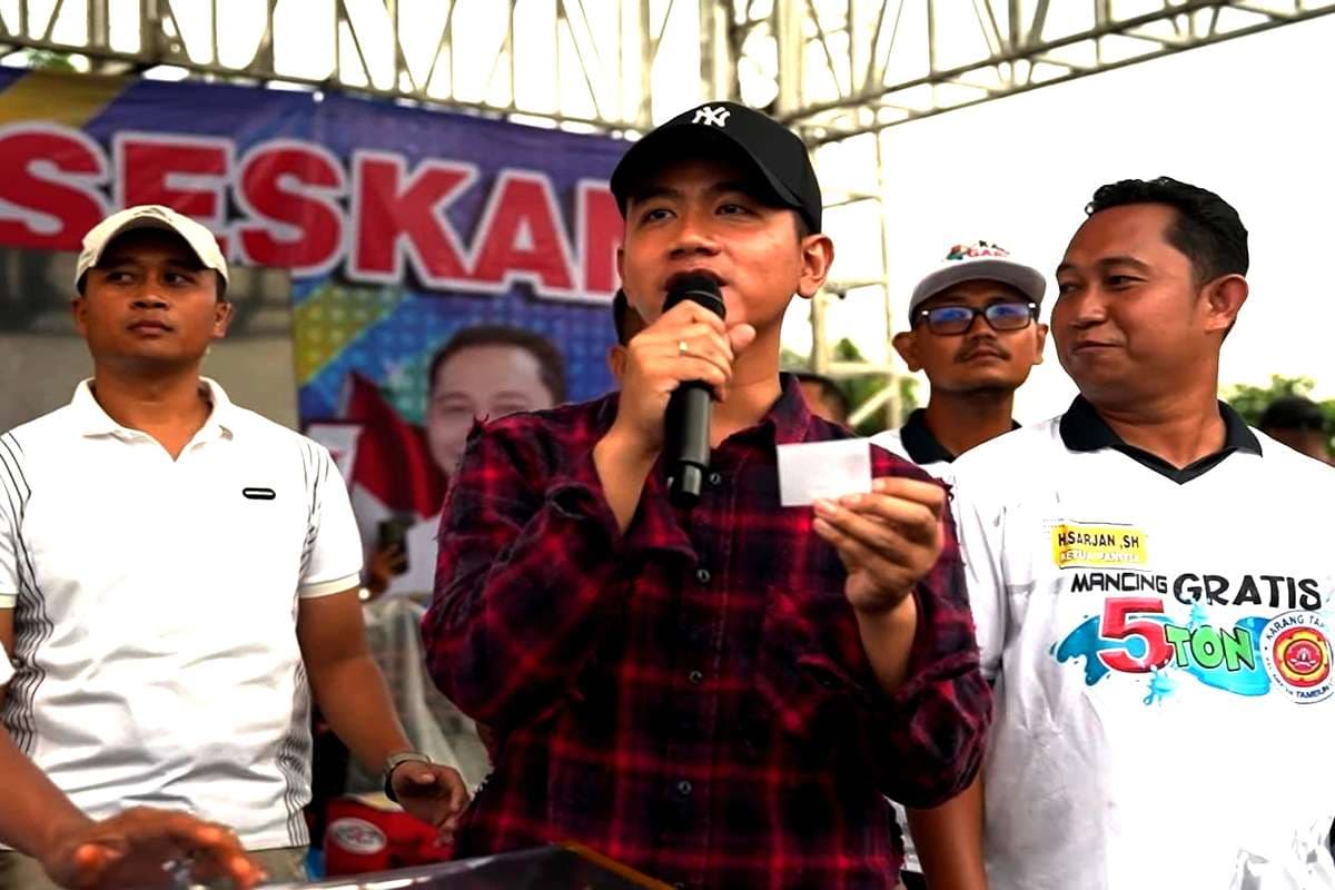 Kontroversi Sumpah Pemuda: Gibran Pilih 'Mancing Mania', Roy Suryo Sebut Biaya Tak Murah hingga 'Bukan Level Wapres'!