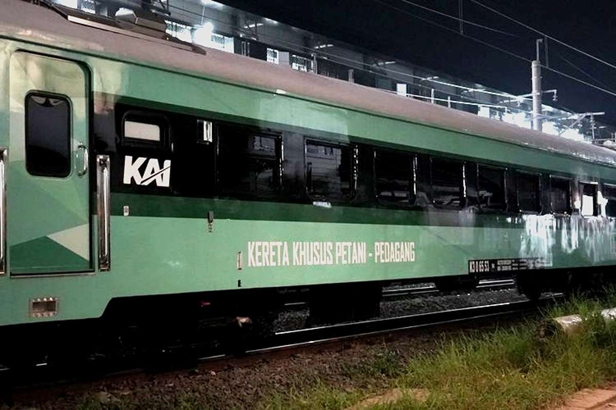 GERBONG KHUSUS PETANI: KAI Commuter Ubah Wajah Angkutan Logistik Rakyat, Tembus Rangkasbitung!