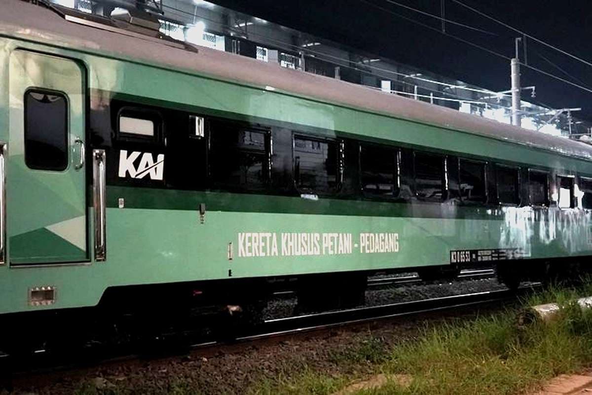 GERBONG KHUSUS PETANI: KAI Commuter Ubah Wajah Angkutan Logistik Rakyat, Tembus Rangkasbitung!