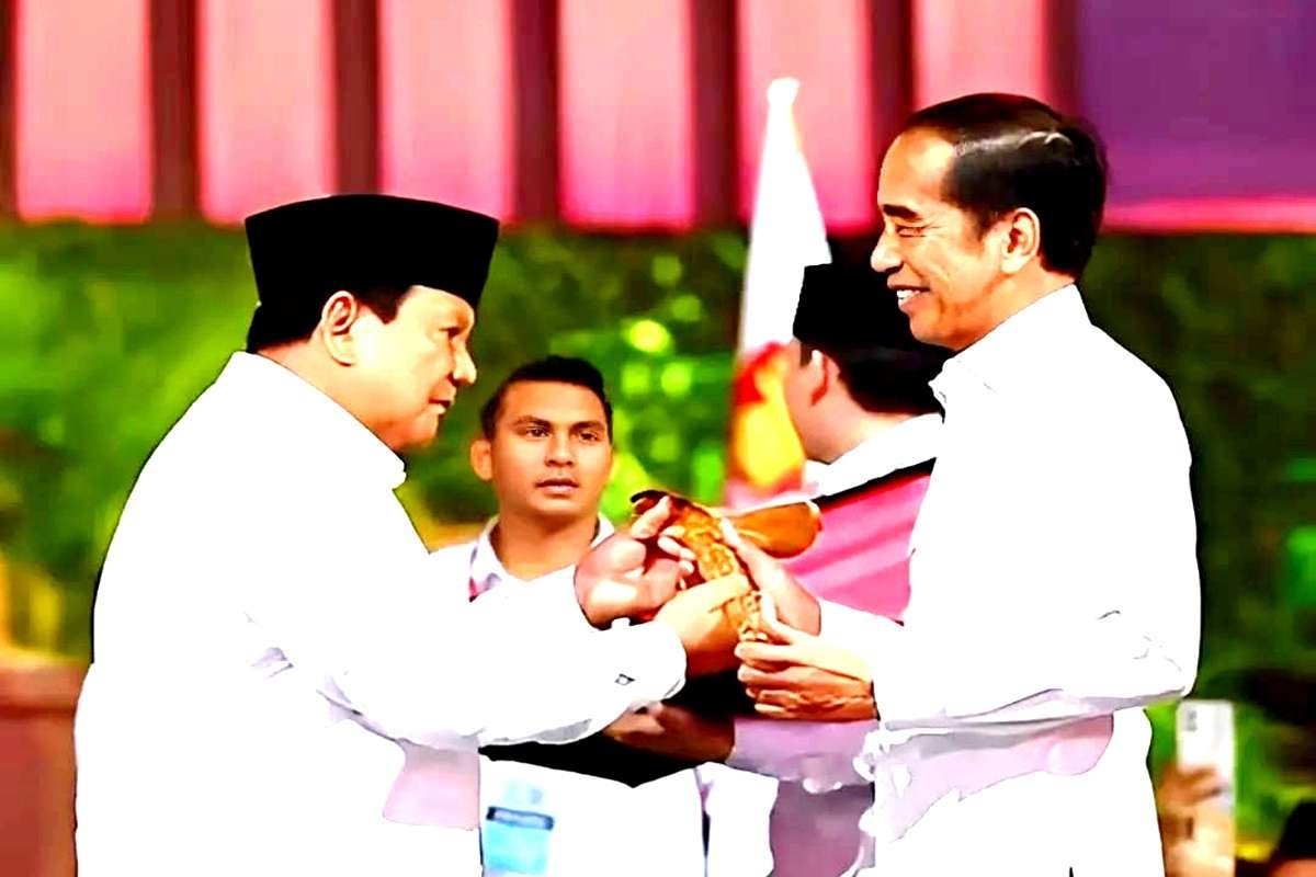 Tegas dan Blasteran! Prabowo Sentil Balik Isu 'Dikendalikan Jokowi': "Untuk Apa Saya Takut Sama Beliau?"