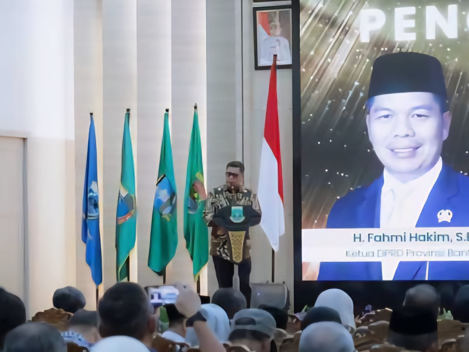 Ketua DPRD Banten Fahmi Hakim Raih Penghargaan Tokoh Pendorong Keterbukaan Informasi Publik
