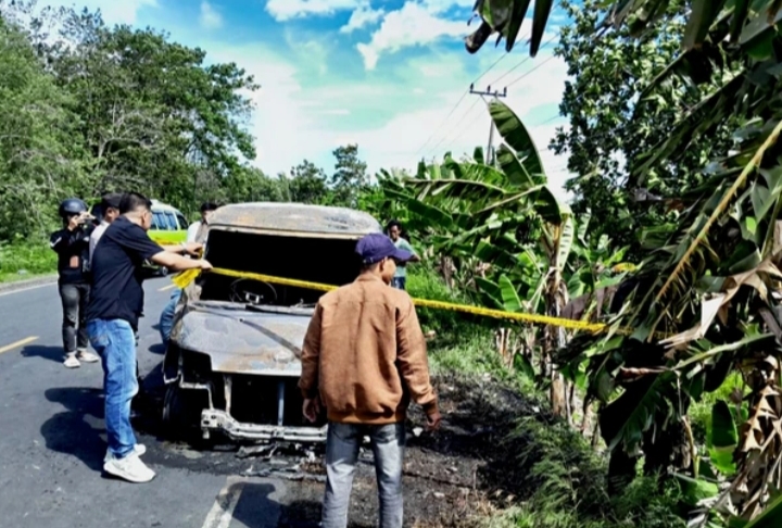 Waduh! Mobil Pengangkut Uang Rp5,2 Miliar BNI Terbakar di Polewali Mandar, Petugas Selamatkan Diri