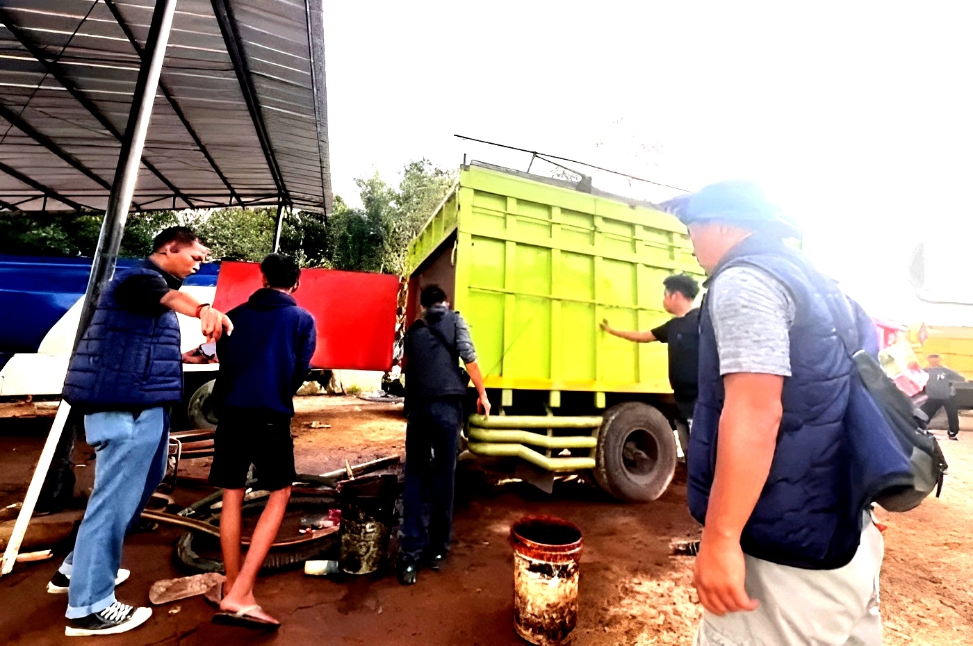 BAU BUSUK BBM SUBSIDI! Polisi Gerebek Gudang Raksasa Di Bangka, Amankan 42 Ton & 5 Pengusaha Nakal