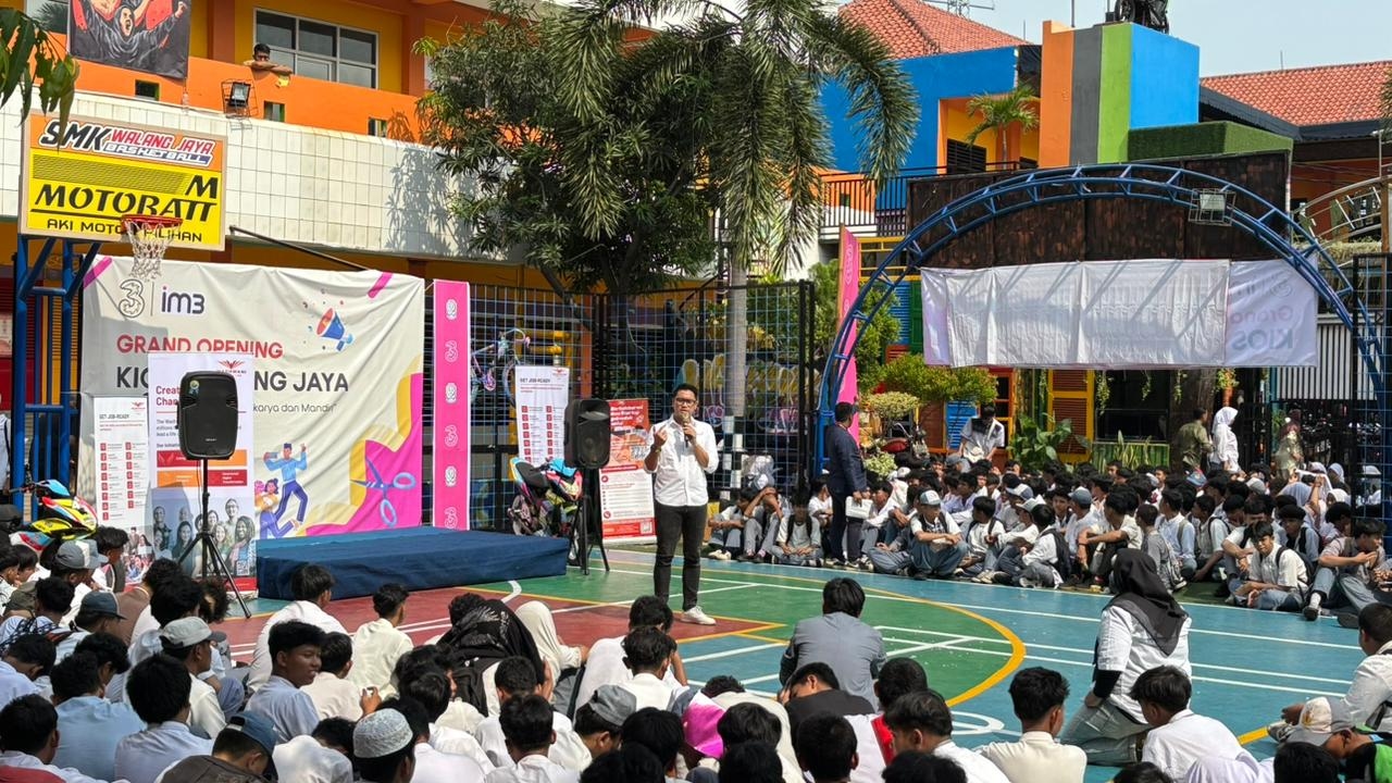 Indosat dan SMK Walang Jaya Perkuat Pembelajaran Praktik Lewat Inisiatif Kios Industri
