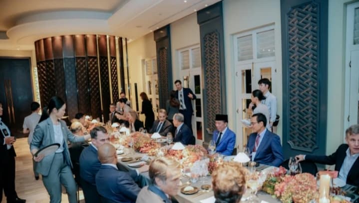 Momen Jokowi Jadi Tamu Kehormatan di Gala Dinner Bloomberg New Economy Forum Singapura