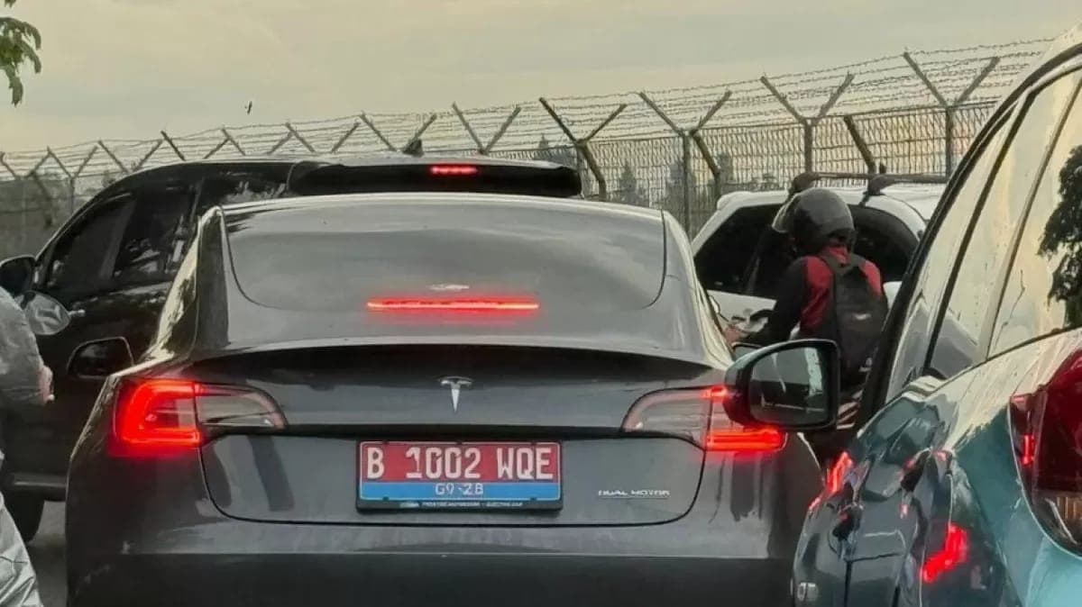 Tesla Rp2 Miliar Pakai Pelat Dinas Ramai Dibahas, Benyamin Ngaku Pemkot Gak Punya Tesla