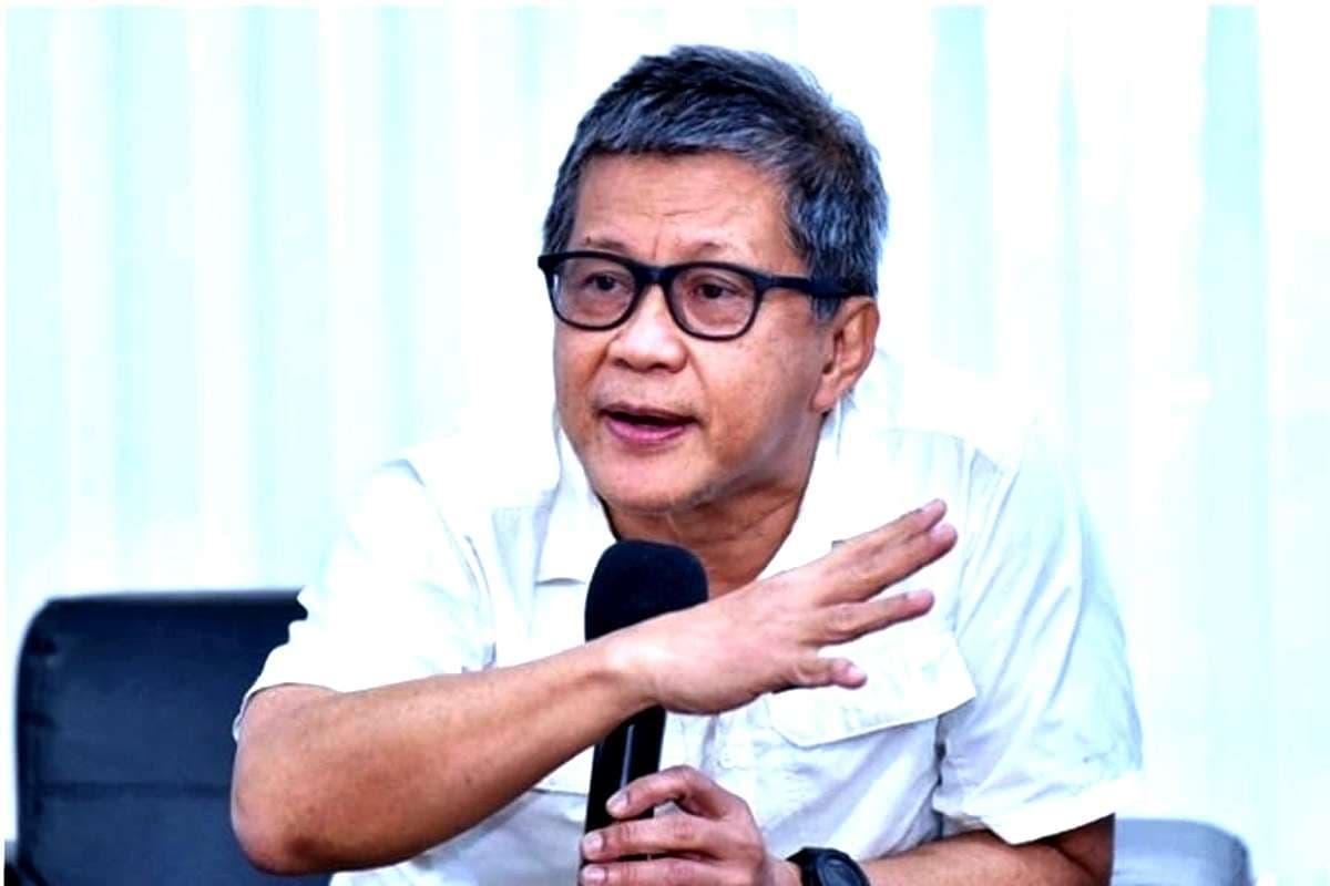 Beban 'Tong Sampah' Jokowi dan Momen 'Jagoan Baru' Dunia: Setahun Prabowo di Mata Pengamat