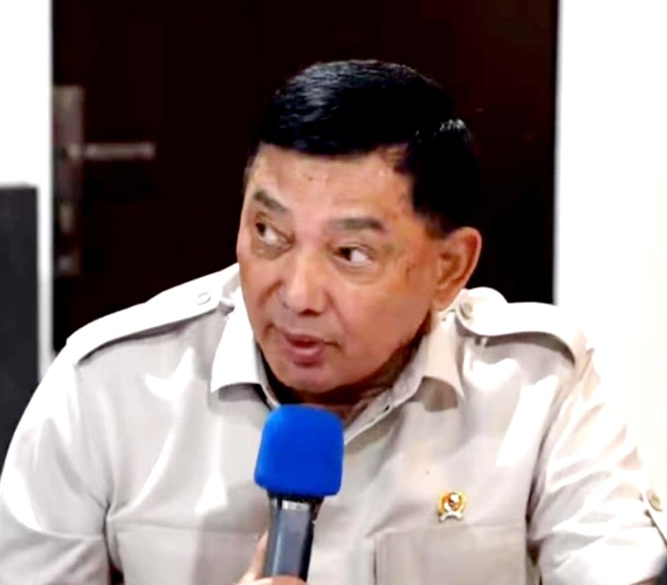 BUKAN Logistik Biasa!: Menhan Sjafrie Siapkan Armada Udara Mandiri KESEHATAN JALANAN, Fokus Keliling Posko Pengungsi 3 Provinsi Terdampak Banjir Sumat