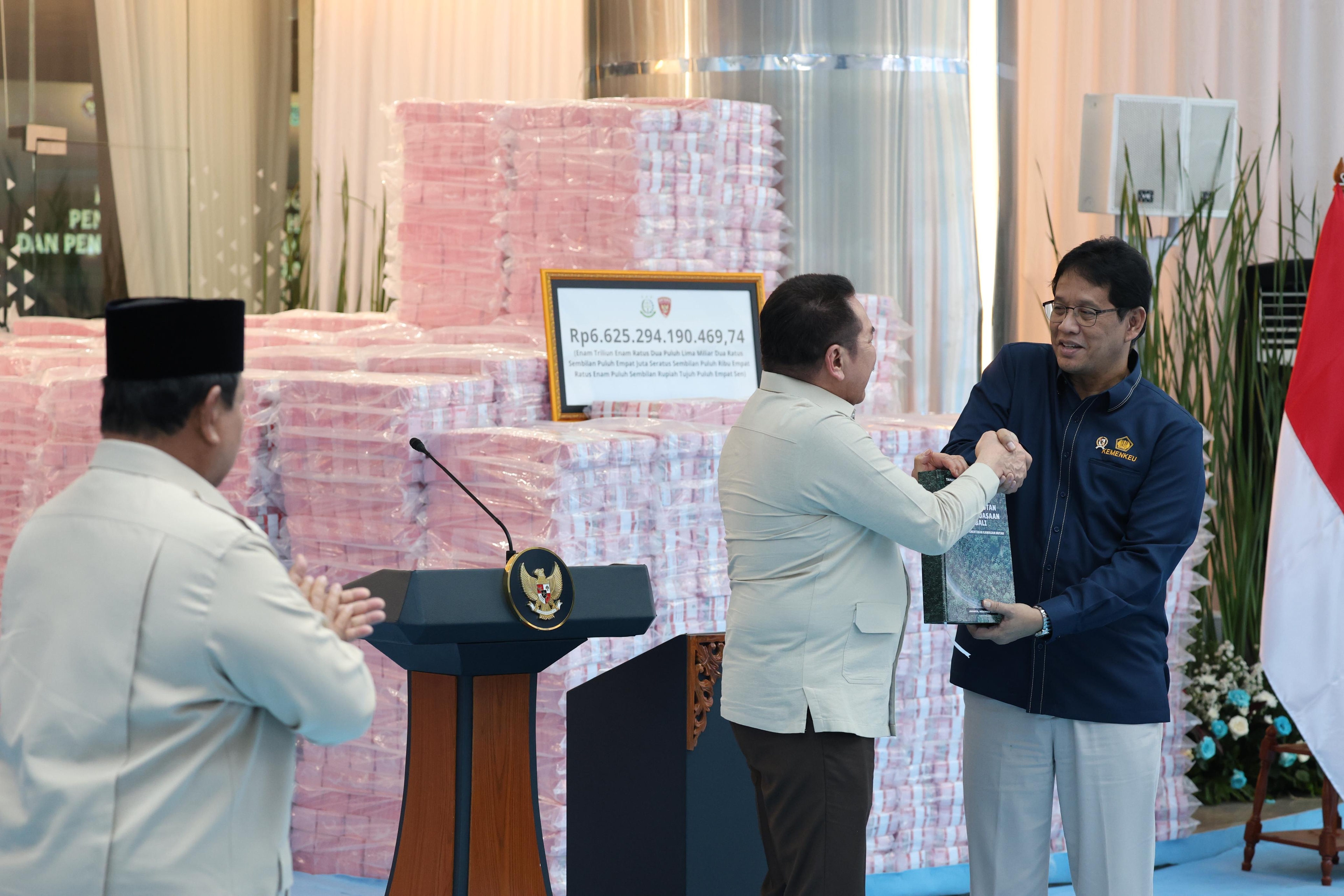 Prabowo Saksikan Secara Langsung Pengembalian Rp6,6 Triliun dan Ratusan Ribu Hektare Hutan ke Negara